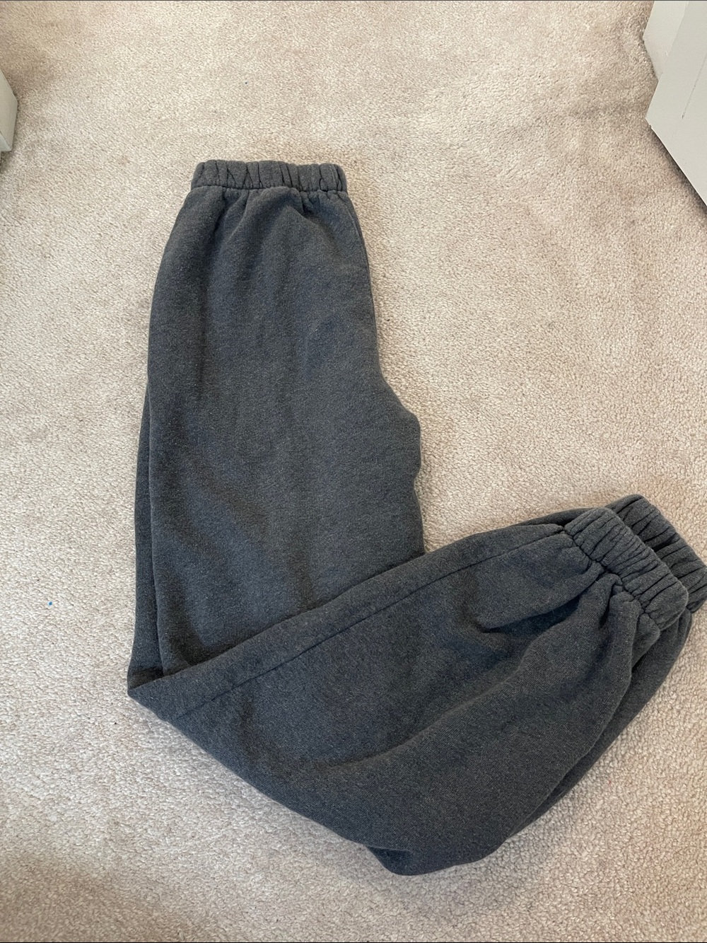 Brandy Melville Rosa Sweatpants - Picture 2 of 4